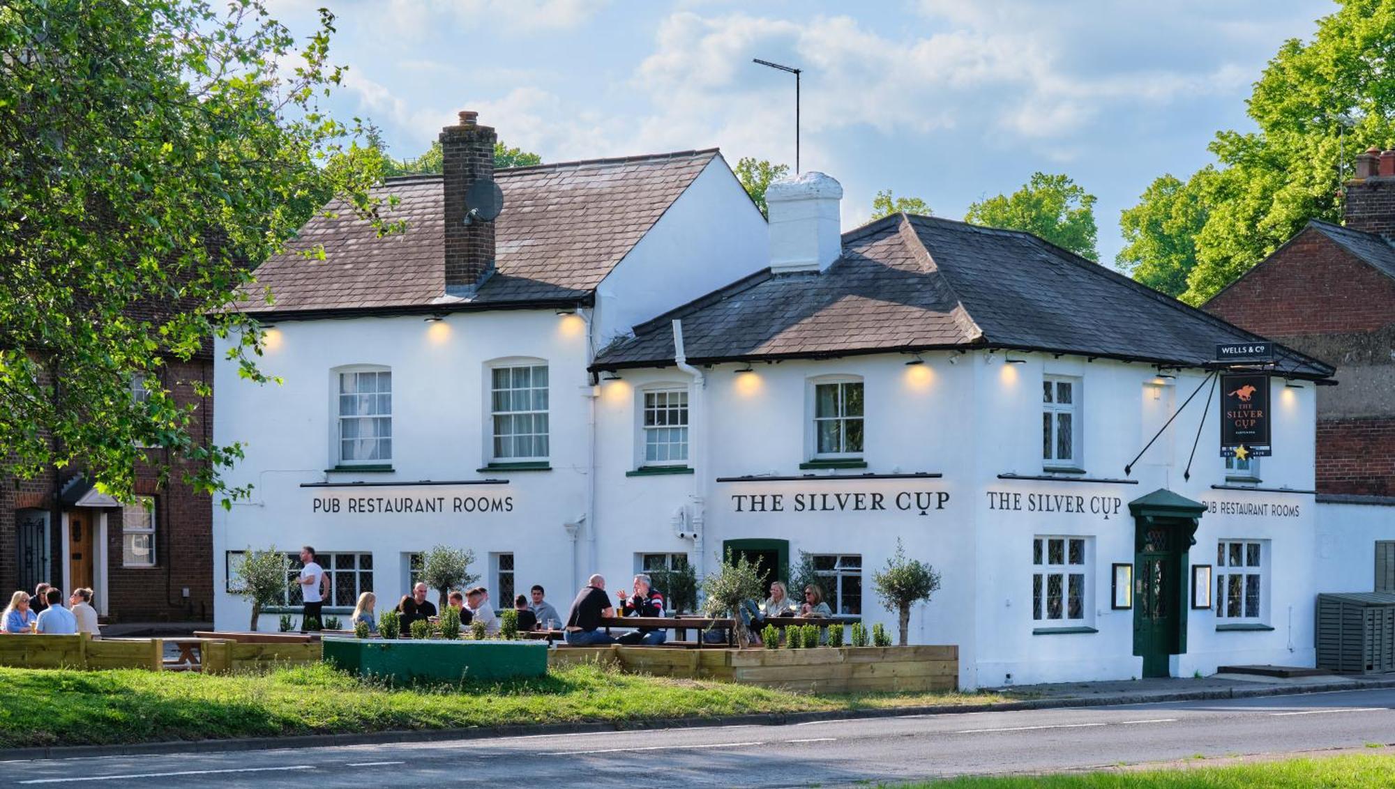 The Silver Cup Harpenden Exterior photo